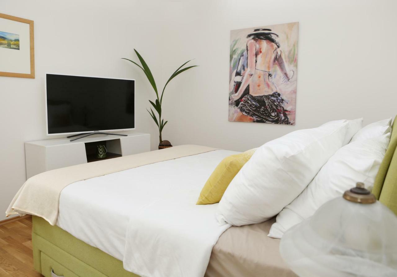 Apartman Nebo Pula Exterior foto