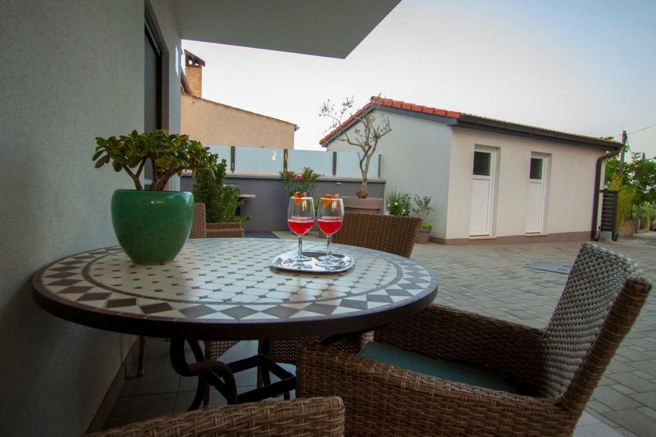 Apartman Nebo Pula Exterior foto