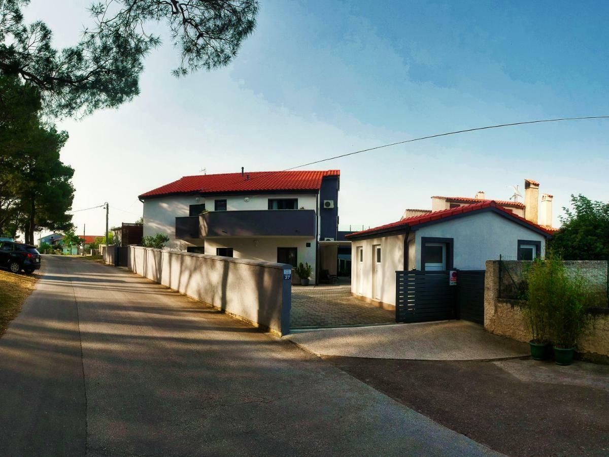 Apartman Nebo Pula Exterior foto