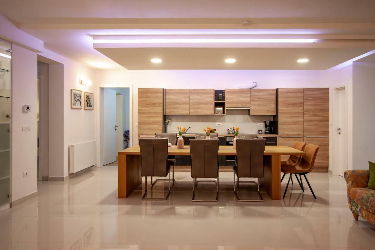 Apartman Nebo Pula Exterior foto