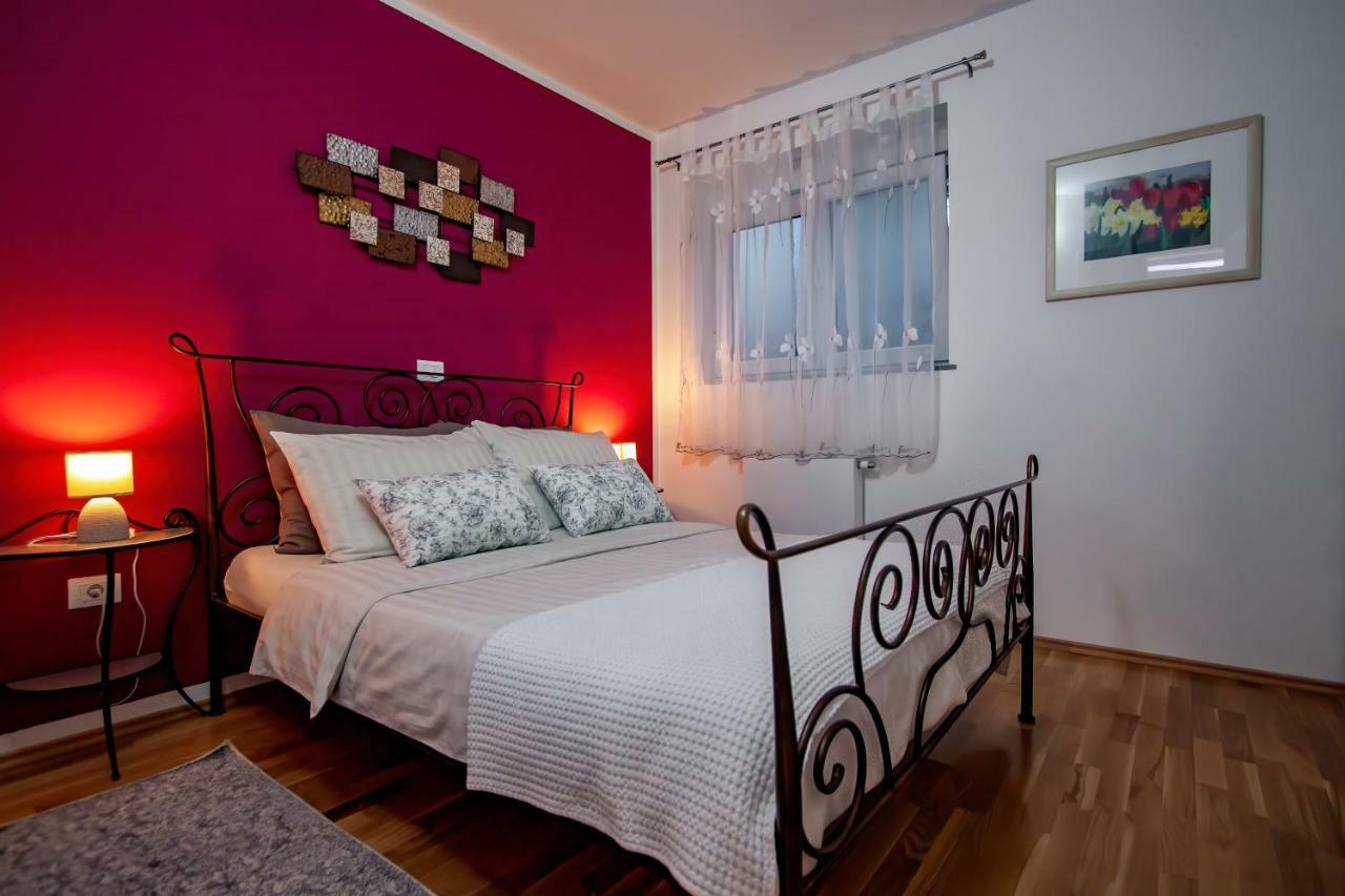 Apartman Nebo Pula Exterior foto