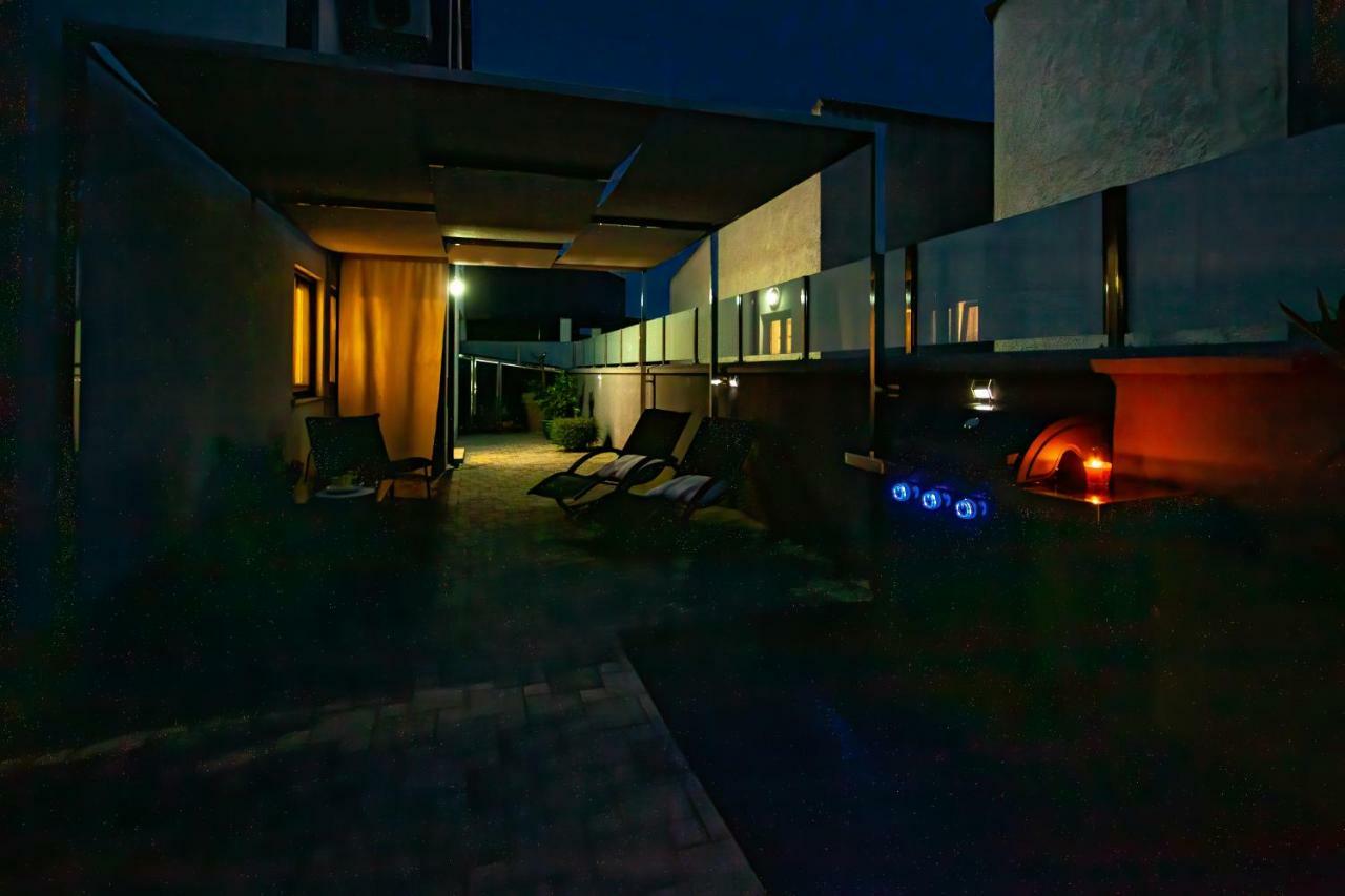 Apartman Nebo Pula Exterior foto